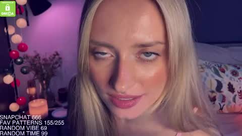 The Queen Bitch of the United Kingdom online show from 04/10/26, 05:56