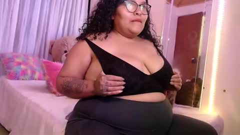 yvonn online show from 09/19/25, 12:02