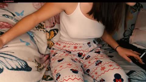 Snapshot of yzza_suave chatting on 11/22/25, 11:20 yzza_suave online show from 11/22/25, 11:20