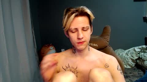 Snapshot of zaaaaaaaaaaaaaaaap chatting on 12/15/24, 01:11 Toshka online show from 12/15/24, 01:11