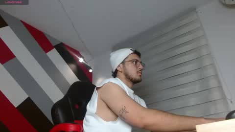 Snapshot of zac_golden chatting on 05/21/26, 11:39 Zack online show from 05/21/26, 11:39