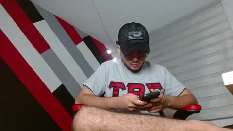 Snapshot of zac_golden chatting on 06/19/26, 11:47 Zack online show from 06/19/26, 11:47