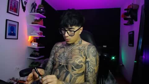 zac_muller1 online show from 12/13/25, 10:26