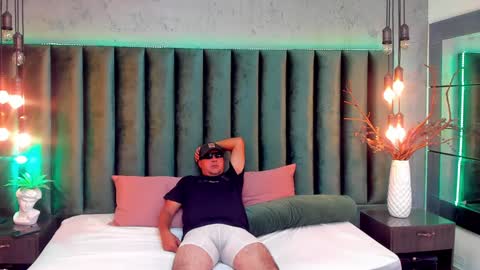 zacandmarcosmg_ online show from 12/30/24, 07:21