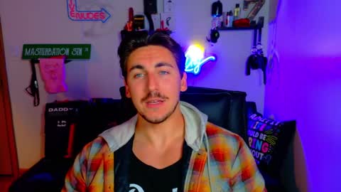 Zach Rhyder online show from 10/15/25, 01:17