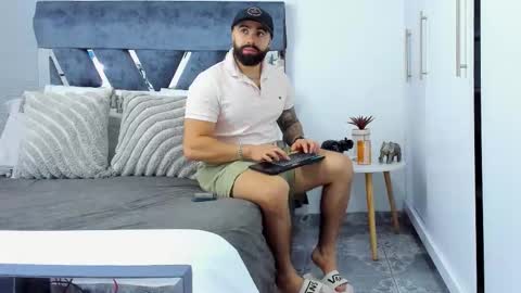 Richard online show from 12/04/25, 02:59