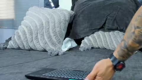 Richard online show from 04/13/26, 04:23