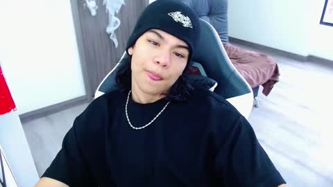 Snapshot of zackss_player chatting on 10/11/25, 08:29 zackss_player online show from 10/11/25, 08:29