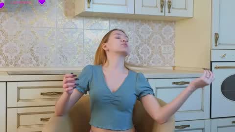 Marina online show from 12/04/25, 12:03