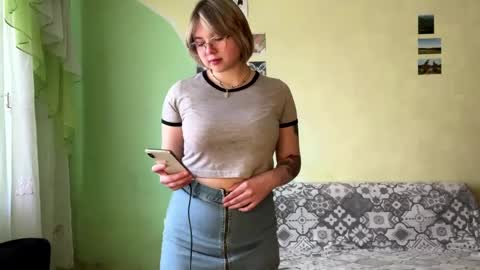 Mia online show from 04/18/26, 02:21