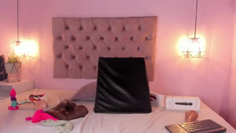 Snapshot of zafiiraa chatting on 12/31/24, 02:25 zafira online show from 12/31/24, 02:25