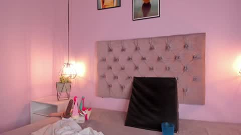 Snapshot of zafiiraa chatting on 01/15/25, 05:37 zafira online show from 01/15/25, 05:37
