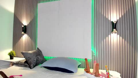 Snapshot of zafiiraa chatting on 02/13/25, 05:44 zafira online show from 02/13/25, 05:44