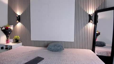 Snapshot of zafiiraa chatting on 10/14/25, 11:44 zafira online show from 10/14/25, 11:44