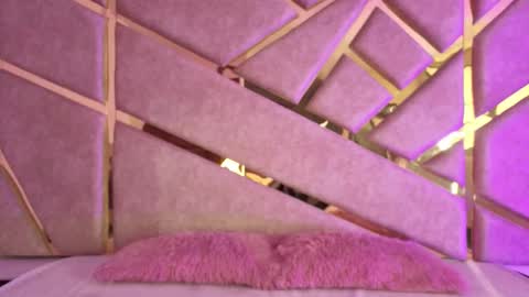 Claire  online show from 11/13/25, 06:29