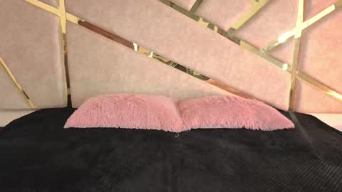 Claire  online show from 12/16/25, 07:08