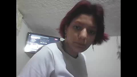 Snapshot of zafiro_rubi chatting on 10/26/25, 05:08 Zafiro online show from 10/26/25, 05:08