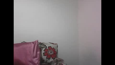 Snapshot of zafiro_rubi chatting on 11/26/25, 12:39 Zafiro online show from 11/26/25, 12:39