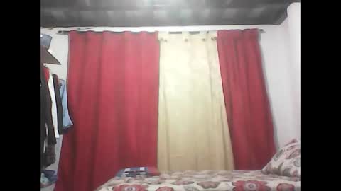 Snapshot of zafiro_rubi chatting on 12/16/25, 10:48 Zafiro online show from 12/16/25, 10:48