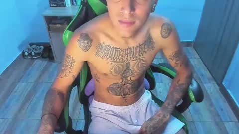 Snapshot of zafirocum chatting on 12/03/25, 12:03 BiG Zafiro online show from 12/03/25, 12:03