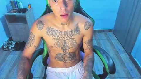 Snapshot of zafirocum chatting on 12/21/25, 11:06 BiG Zafiro online show from 12/21/25, 11:06