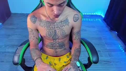 Snapshot of zafirocum chatting on 05/25/26, 12:33 BiG Zafiro online show from 05/25/26, 12:33