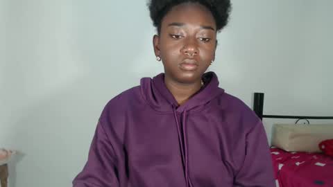 Snapshot of zahhysims chatting on 02/18/25, 10:49 zahhy online show from 02/18/25, 10:49