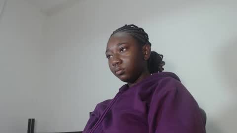 Snapshot of zahhysims chatting on 02/25/25, 11:08 zahhy online show from 02/25/25, 11:08