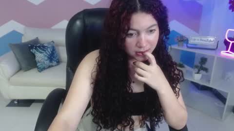 Zahira  online show from 11/17/25, 05:30