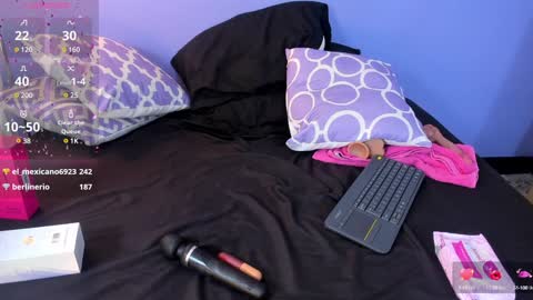 Snapshot of zahira_evans chatting on 02/07/25, 10:08 Zahira online show from 02/07/25, 10:08