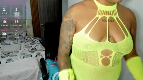 zahra_rose online show from 04/22/26, 10:55