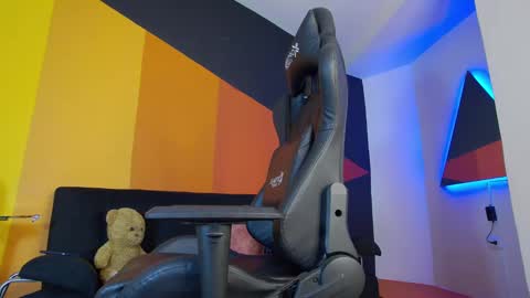 Snapshot of zaid_lion chatting on 02/17/25, 12:16 Zaid Mendoza online show from 02/17/25, 12:16