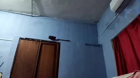 Snapshot of zaidmlake199 chatting on 09/08/25, 05:56 ZUL online show from 09/08/25, 05:56