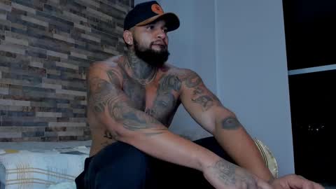 Snapshot of zain_diesel7 chatting on 02/14/25, 01:02 INSTAGRAM yormanfit7 online show from 02/14/25, 01:02