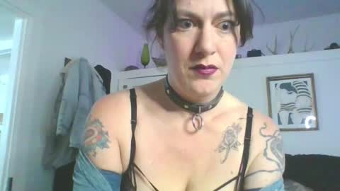 Snapshot of zainarain chatting on 01/28/25, 04:52 Metalhead Subslut SEE BIO FOR SCHEDULE online show from 01/28/25, 04:52