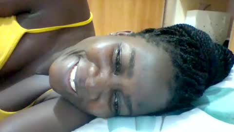 Snapshot of zainxxxx chatting on 02/11/25, 09:35 zainxxxx online show from 02/11/25, 09:35