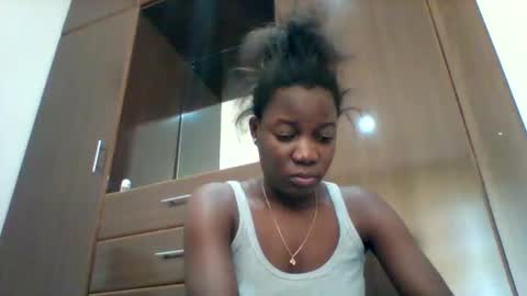 zainxxxx online show from 04/19/26, 08:57