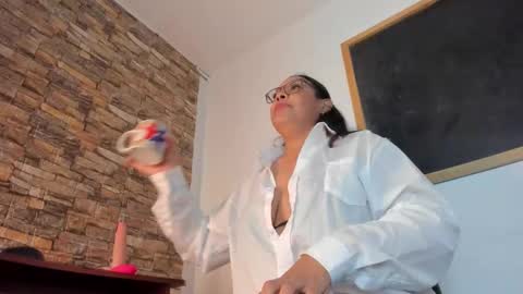 Danna online show from 11/12/25, 03:07