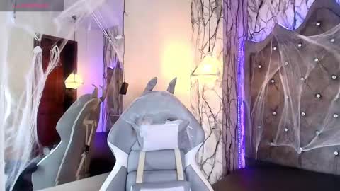   online show from 10/28/25, 06:32