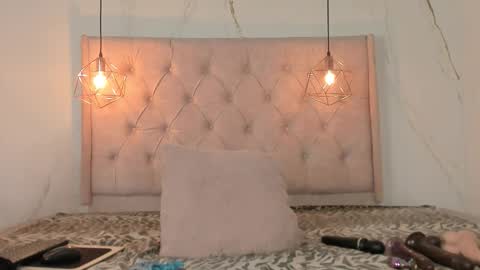 ZAMIRA online show from 12/04/25, 01:42