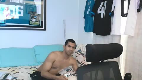 Snapshot of zamoraedii1994 chatting on 01/06/25, 05:06 Edii online show from 01/06/25, 05:06