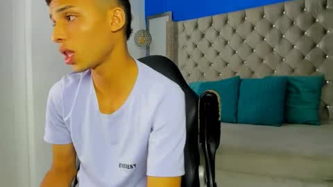 Snapshot of zan_shellby chatting on 11/08/25, 12:22 zan_shellby online show from 11/08/25, 12:22