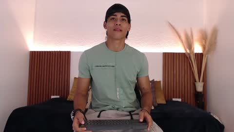 Zander online show from 12/21/24, 02:26