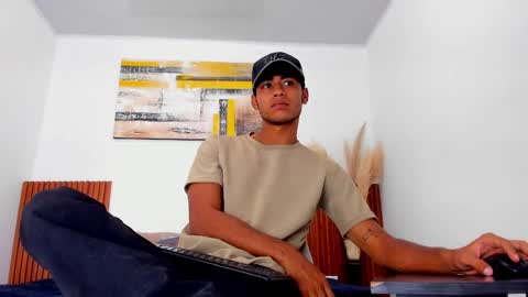 Zander online show from 04/20/26, 01:58