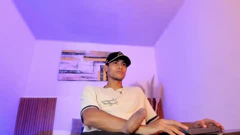 Snapshot of zander_2120 chatting on 07/27/26, 01:51 Zander online show from 07/27/26, 01:51