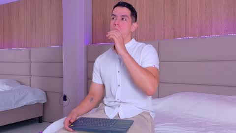 Zane Dawson online show from 10/03/25, 07:44