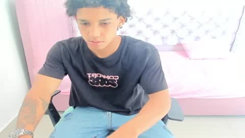 Snapshot of zanxley_ chatting on 01/28/25, 03:57 zanxley_ online show from 01/28/25, 03:57