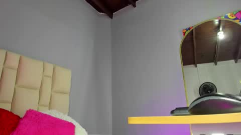 Snapshot of zaphiro__sky chatting on 02/16/26, 08:43 zaphiro__sky online show from 02/16/26, 08:43