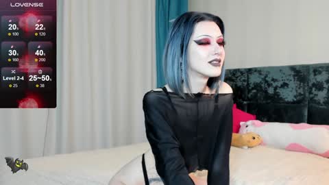 Snapshot of zara__blue chatting on 12/17/24, 01:29 Zara online show from 12/17/24, 01:29