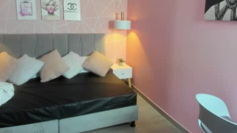 Zara Sweet  online show from 04/14/26, 03:07